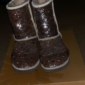 Champagne Sparkle UGG 🥂✨ size 8